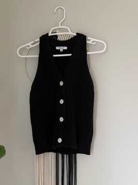 Madewell Black Ribbed V-Neck Button-Front Knit Vest